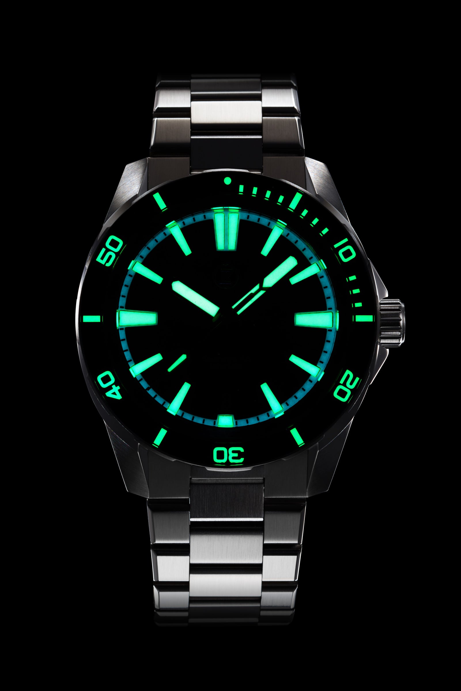 ランプベルジェ　ロゼ　サファイア Swordfish 40mm SS 'Crimson Red' – Zelos Watches